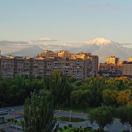 Umba Apartment N5 - Balcony And Mount Ararat View Yerevan Ngoại thất bức ảnh