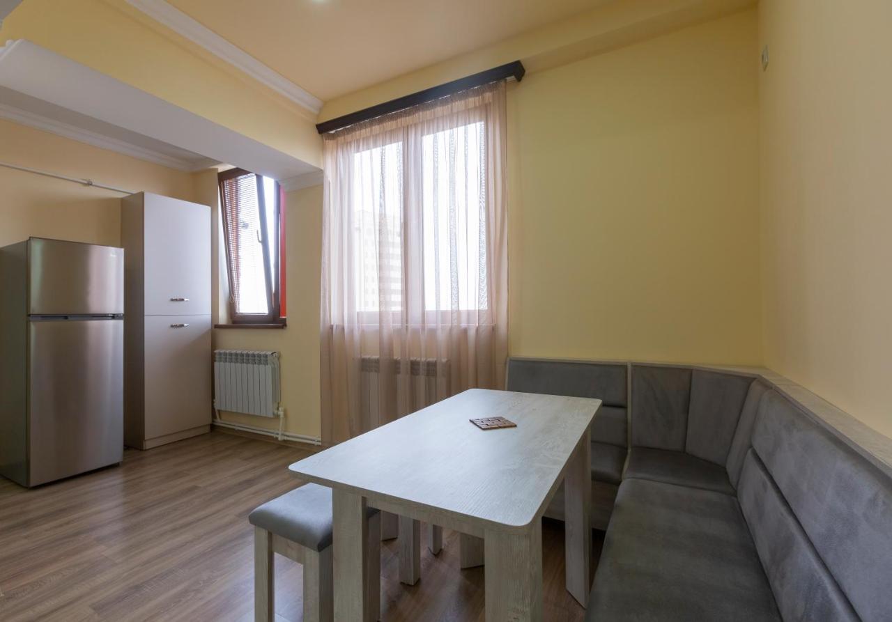 Umba Apartment N5 - Balcony And Mount Ararat View Yerevan Ngoại thất bức ảnh