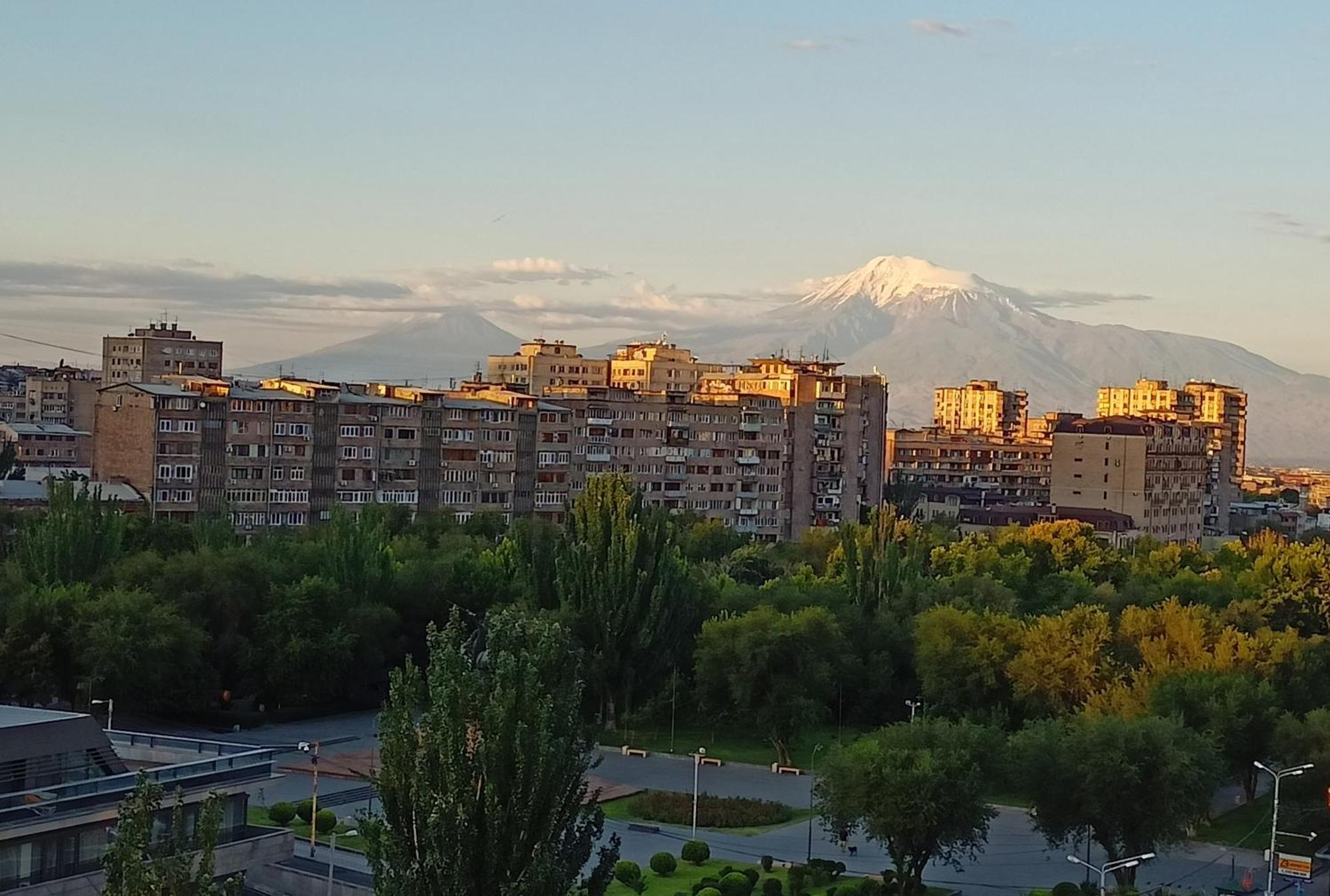 Umba Apartment N5 - Balcony And Mount Ararat View Yerevan Ngoại thất bức ảnh
